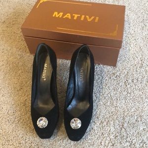 MATIVI suede pumps